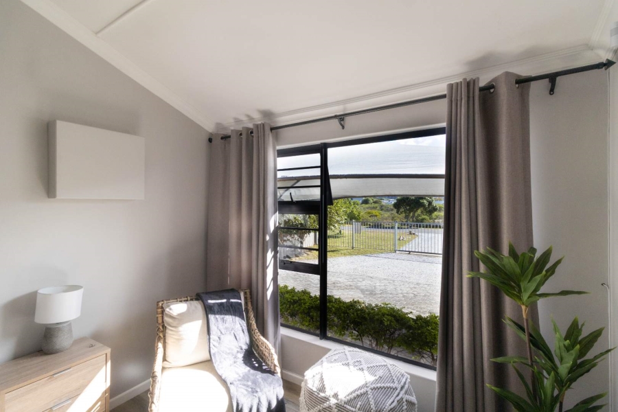 4 Bedroom Property for Sale in Sandbaai Western Cape